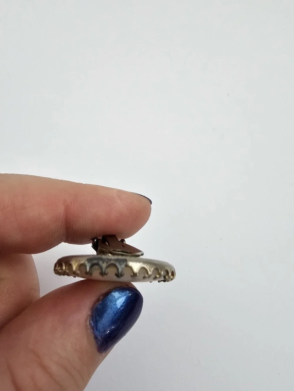 Vintage Mother of Pearl Clip-On Earrings Crown Dogtooth Bezel Statement Button​